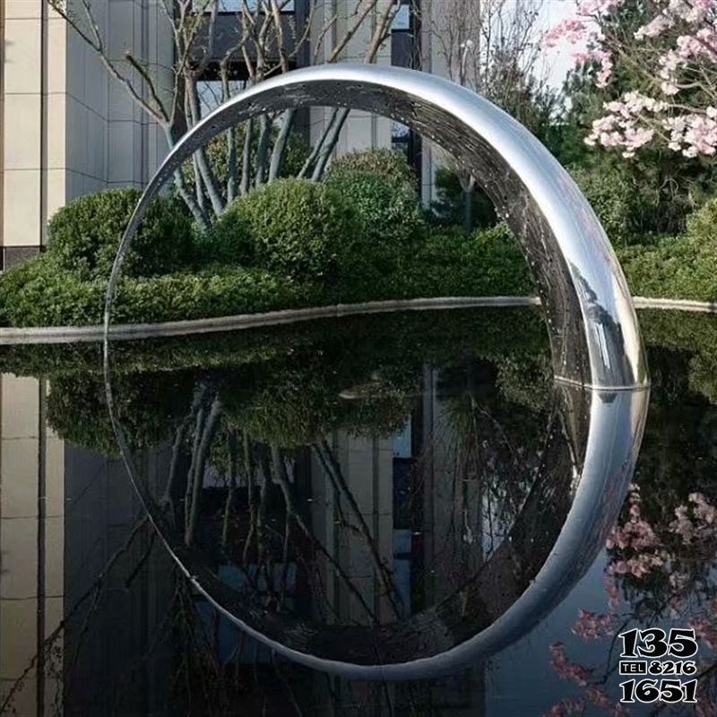 月亮雕塑-小區池塘裝飾不銹鋼鏡面月亮雕塑 月亮雕塑-小區池塘裝飾不銹鋼鏡面月亮雕塑高清圖片