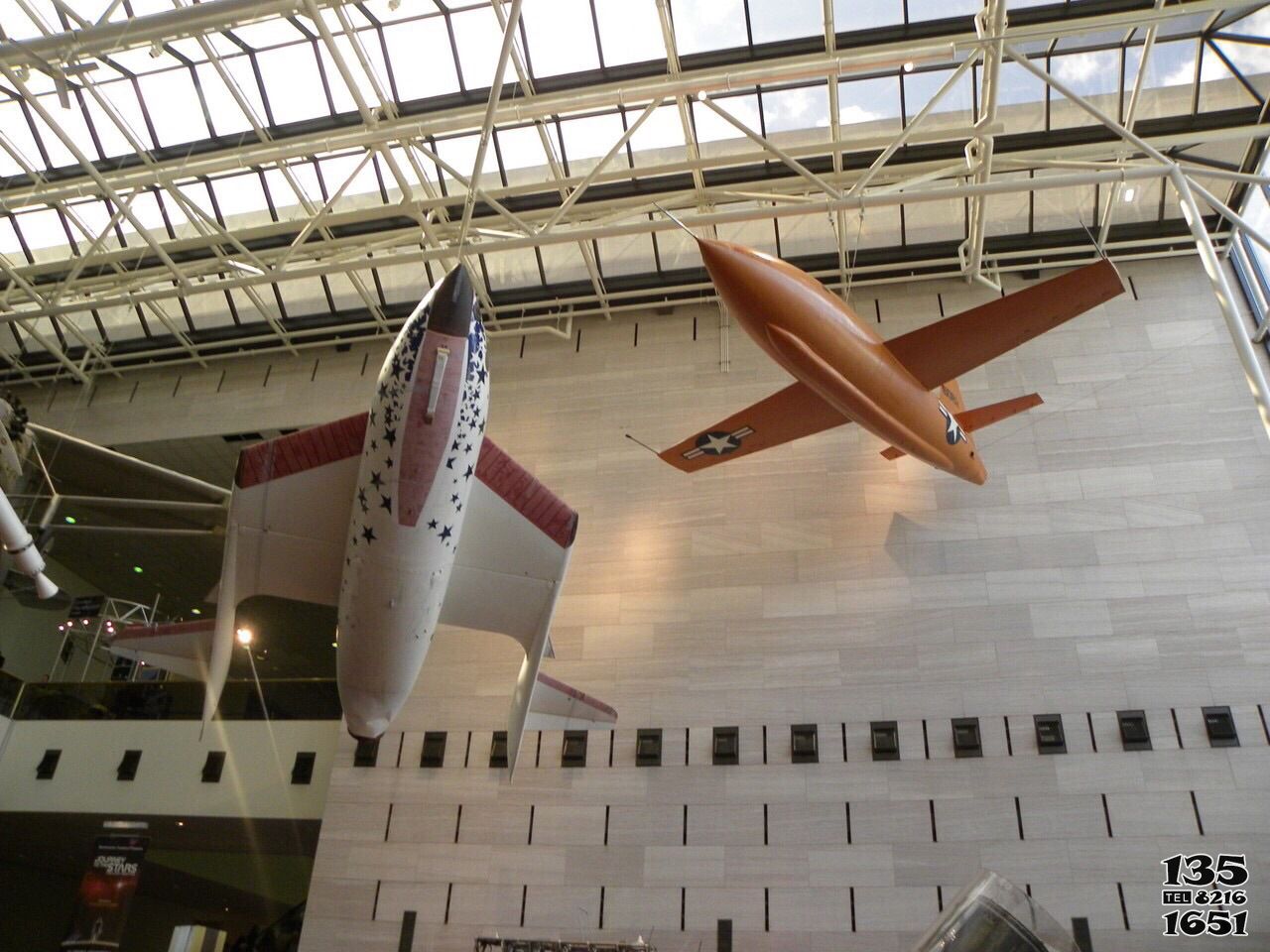 飛機(jī)雕塑-商場(chǎng)玻璃鋼大型仿真飛機(jī)模型飛機(jī)雕塑 飛機(jī)雕塑-商場(chǎng)玻璃鋼大型仿真飛機(jī)模型飛機(jī)雕塑高清圖片