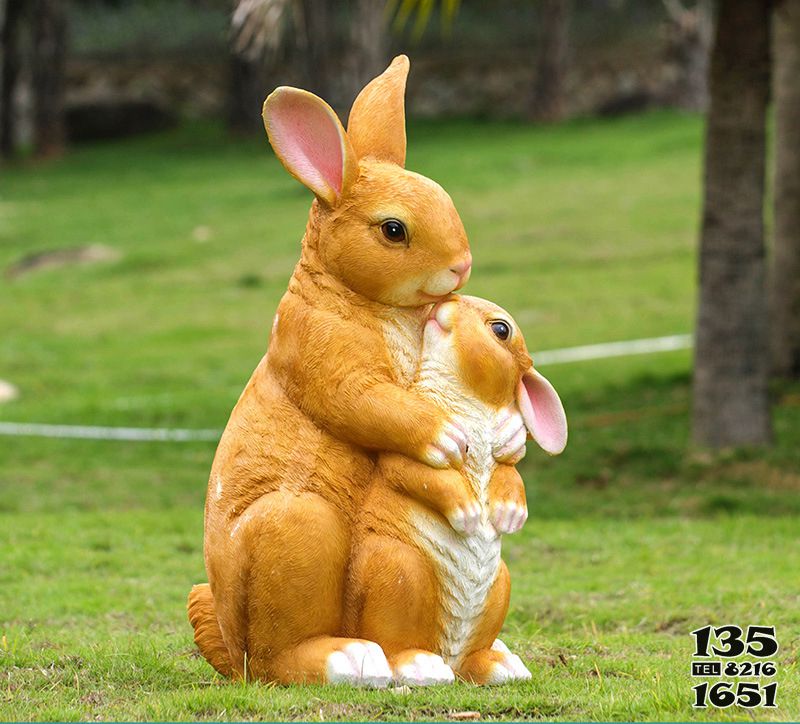 兔子雕塑-動(dòng)物園兩只玻璃鋼黃色母子兔子雕塑 兔子雕塑-動(dòng)物園兩只玻璃鋼黃色母子兔子雕塑高清圖片