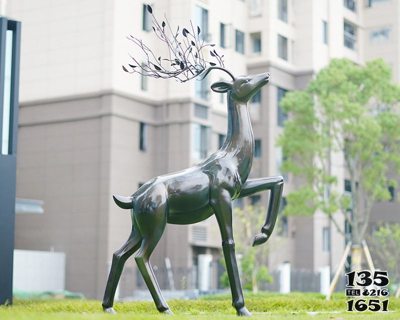 梅花鹿雕塑-校園景觀裝飾品不銹鋼仿銅梅花鹿雕塑 梅花鹿雕塑-校園景觀裝飾品不銹鋼仿銅梅花鹿雕塑高清圖片