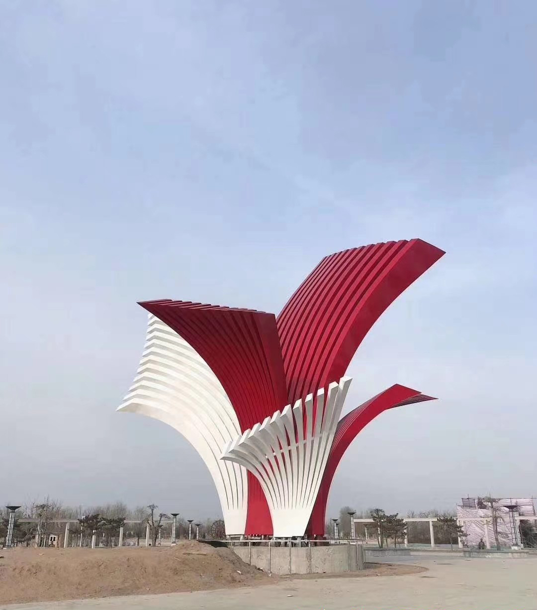 不銹鋼噴漆景觀雕塑-不銹鋼噴漆景觀雕塑 不銹鋼噴漆景觀雕塑-不銹鋼噴漆景觀雕塑高清圖片